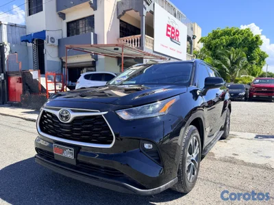 2021 TOYOTA HIGHLANDER XLE 