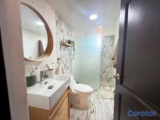 apartamentos - vendo ensanche quisqueya ph tres habitaciones 2.5 baños dos parqueos tech dos  2