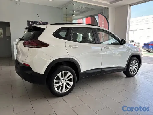 jeepetas y camionetas - 2023 Chevrolet Tracker LT de la Casa  5