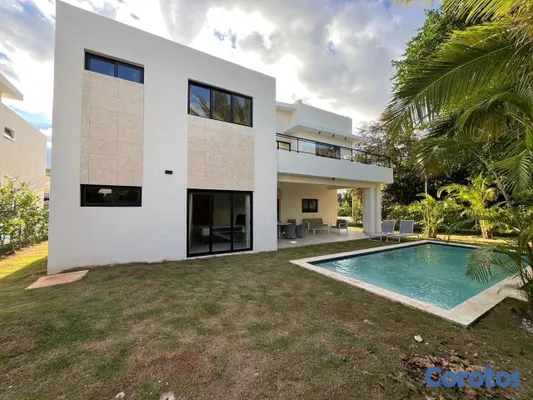 casas vacacionales y villas - venta de Villa amueblada con piscina en punta cana village República Dominicana  3