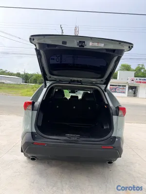 jeepetas y camionetas - Toyota rav4 2021 xle clean carfax  9