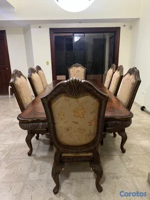 muebles y colchones - Comedor de madera importada con 8 sillas – RD$55,000 3