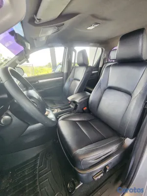 jeepetas y camionetas - 2017 Toyota Hilux Revo 3.0 Diesel 16