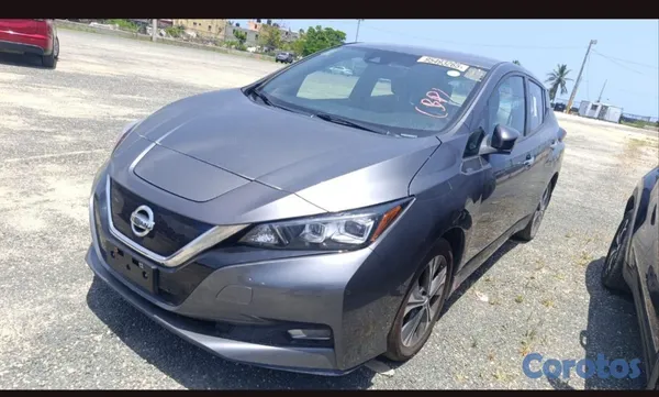 carros - Nissan Leaf SV Plus  7
