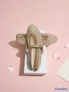 
Flats de malla dorada con destellos brillantes y hebilla ajustable
