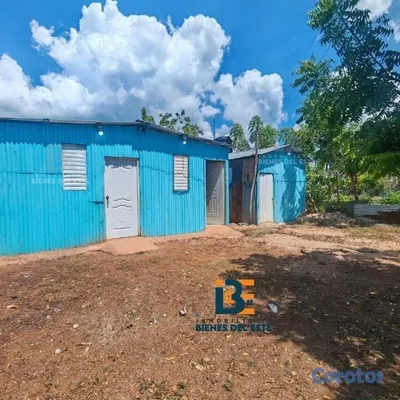 solares y terrenos - Se vende solar con 230 metros y dos casitas de mad 8
