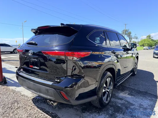 jeepetas y camionetas - 2021 TOYOTA HIGHLANDER XLE  3