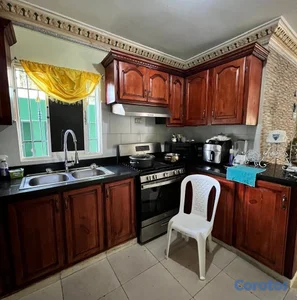 1.	Casa de 2 Niveles | Amplios Espacios y Hermosa Vista al Mar