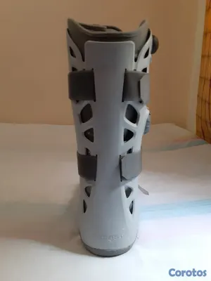 Salud y Equipamiento Médico - Bota ortopedica para adultos. 
Talla: XL 4