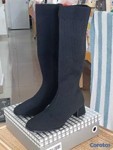  Botas negras de punto marca VIVAIA 
