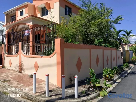 casas - 🏡 Casa en venta de 3 niveles, 240 m2 - RD$14,000,000  8