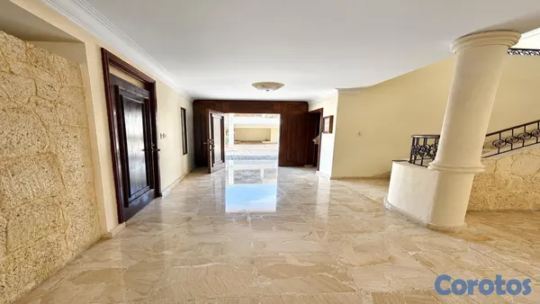 casas - Casa de dos niveles en venta en Las Praderas, residencial cerrado - US$670,000 9