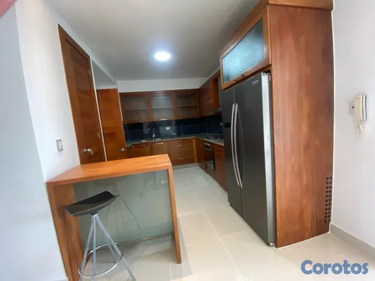 apartamentos - Piso alto de con La Línea blanca en La Esmeralda, Santiago. 4
