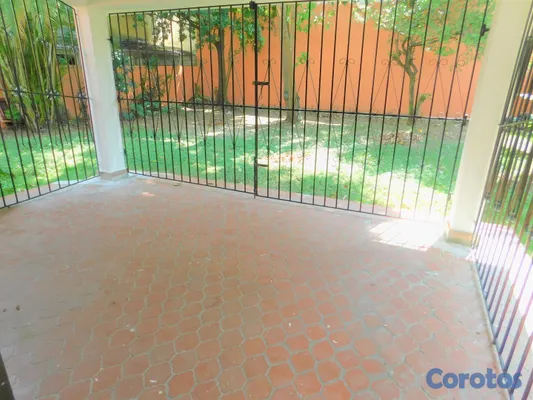 oficinas y locales comerciales - CASA EN ALQUILER PARA USO PREFERIBLEMENTE COMERCIAL U OFICINA. 2