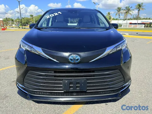 jeepetas y camionetas - Toyota Sienna LE 2021 7