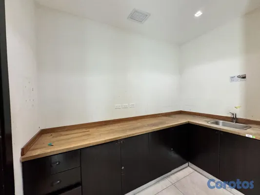 oficinas y locales comerciales - Oficina corporativa Clase A adecuada 200 m² en Alquiler Piantini, Santo Domingo 8