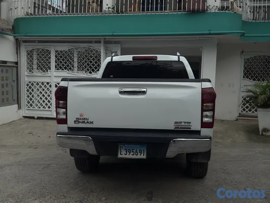 jeepetas y camionetas - Camioneta DMAX 2019 - Única Dueña - 88 KM - Mantenimiento en la casa 6