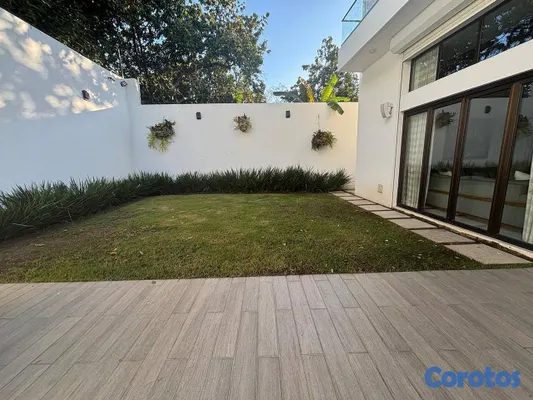 casas - Casa de 4 habitaciones 4 baños en alquiler en Viej 15