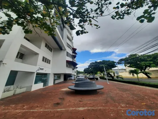 apartamentos -  Apartamento en tercer nivel con,161.02 metros cuadrados, en el centro de Gazcue 5