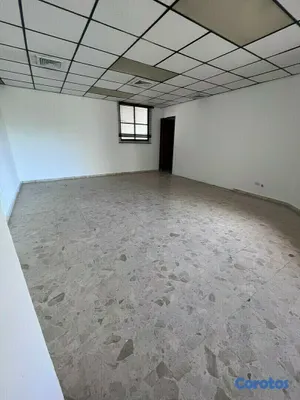 oficinas y locales comerciales - Alquilamos oficina en prestigioso y bien ubicado edificio corporativo ideal para 6