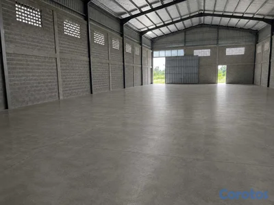 NAVE INDUSTRIAL A ESTRENAR EN LA AUTOPISTA LAS AME