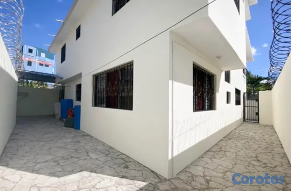 casas - CASA DE 2 NIVELES EN VENTA EN MIRAMAR, AV. INDEPENDENCIA  5