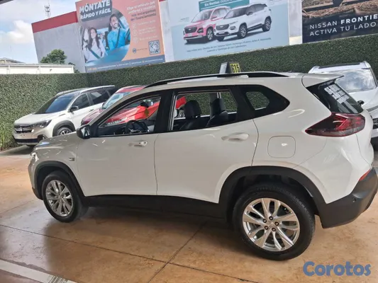 jeepetas y camionetas - Chevrolet Tracker LT 2023. 3