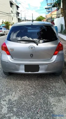 carros - 2009 Toyota Vitz 2