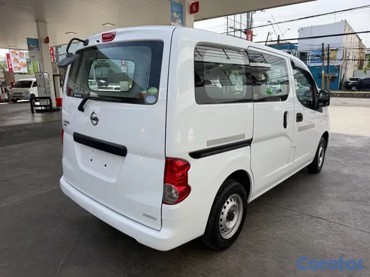 carros - Nissan nv200 2021  8