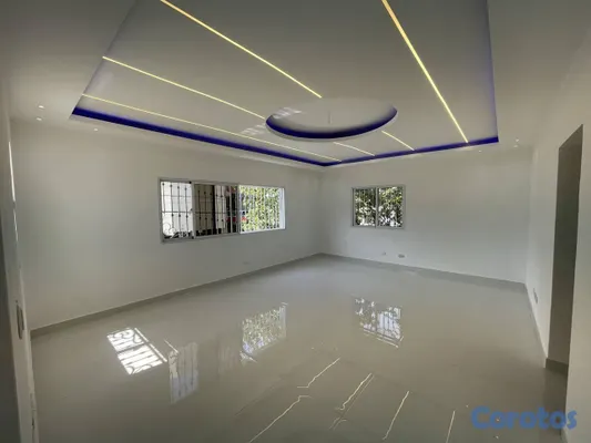 casas - Alquilo casa en Reparto Los Ojos 10