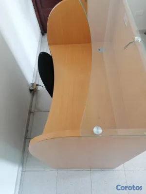 muebles y colchones - podium con silla para negocio.  3