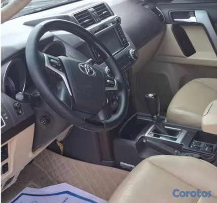 jeepetas y camionetas - Toyota Land Cruiser Prado 2014 | Diésel 4 Cilindros | 4x4 | 3 Filas | 3