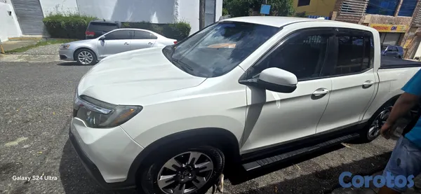 jeepetas y camionetas - Vendo Honda Ridgelina 2017. 8