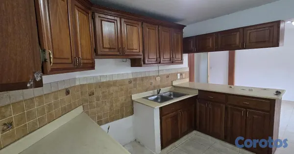 apartamentos - ALQUILÓ 4to piso no ascensor ennla esmeralda próximo al bravo  4