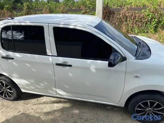 carros - dahiatsu boon Toyota passo 5