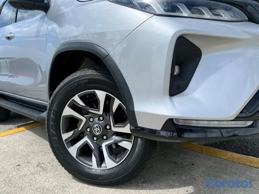 jeepetas y camionetas - Vendo Toyota Fortuner DIAMOND TSS año 2023 9