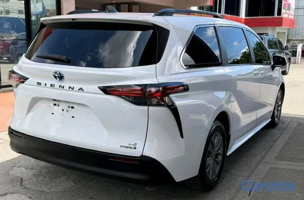 jeepetas y camionetas - TOYOTA SIENNA LE HYBRID  2