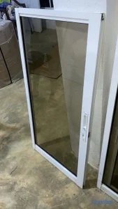 ventanas de cristal , fregadero , lavamanos 