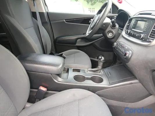 jeepetas y camionetas - JEEPETA KIA SORENTO 2017 GRIS AMERICANA, UN SOLO D 6