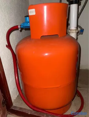 electrodomesticos - Estufa de 4 hornillas y tanque de gas  3