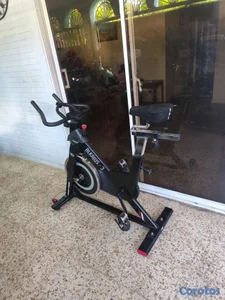 bicicleta spinning con ajuste de fuerza soporta más de 300 libras 