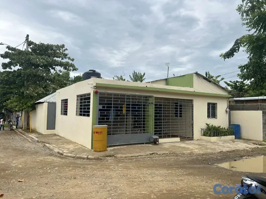casas - se vende está casa ubicada en Navarrete sector villa fury  4