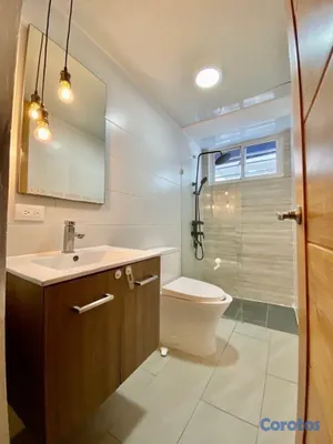 apartamentos - vendo jardines del sur tercer nivel dos habitaciones 2.5 baños parqueo balcón  4