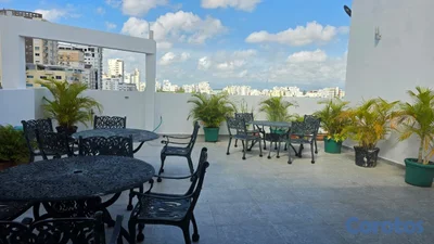 Hermoso Apartamento de 2 niveles en La Privada piso alto con excelente vista
