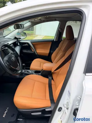 jeepetas y camionetas - Toyota rav4 2018 xle 5
