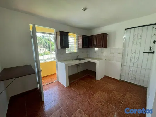 casas - Complejo de apartamentos de 3 pisos, 330m2 construidos en el centro de Samaná. 9
