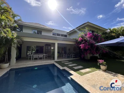 Acogedora y Amplia Villa en Alquiler a Largo Plazo