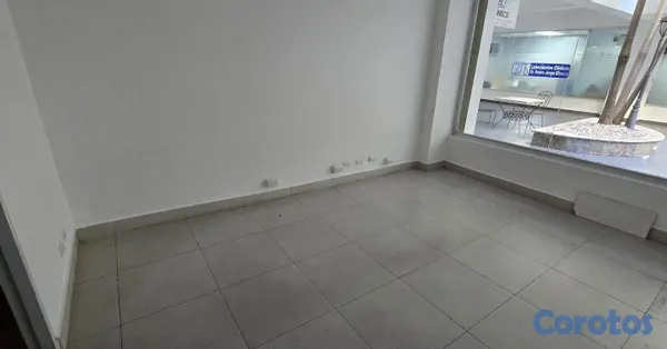 oficinas y locales comerciales - local 1er piso juan Pablo duarte próximo carrera santiago  10