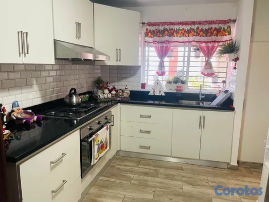 casas - Casa 2 niveles en la castellana 9