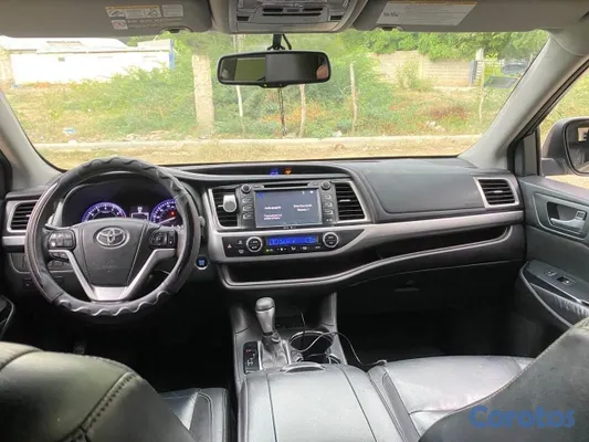 carros - Se vende Toyota Highlander XLE 2014, color blanco, una SUV amplia. 11
